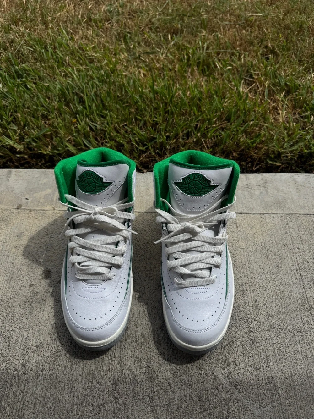 Lucky Green Retro 2s. Size 8M 9.5W. 9.5/10 Condition! WORN 1X!! No Box, Comes W